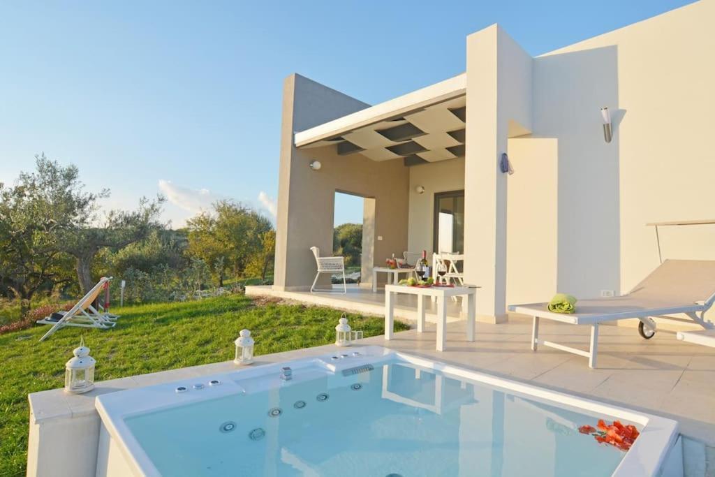 Villa Pettegola Tenuta Il Cavaliere Di Italia Noto- Vista Mare Mini Piscina Idromassaggio Esterno foto